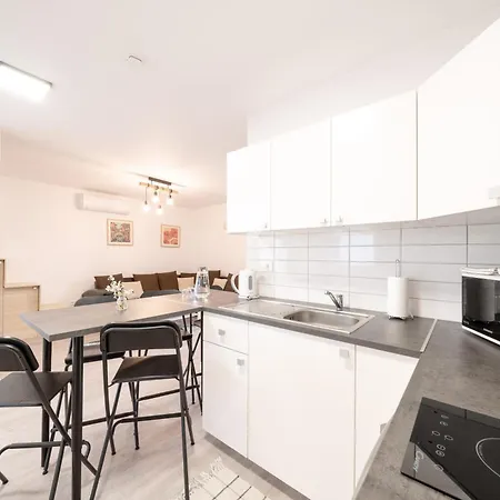 Tisza-lak Apartmanhazak * Abadszalok